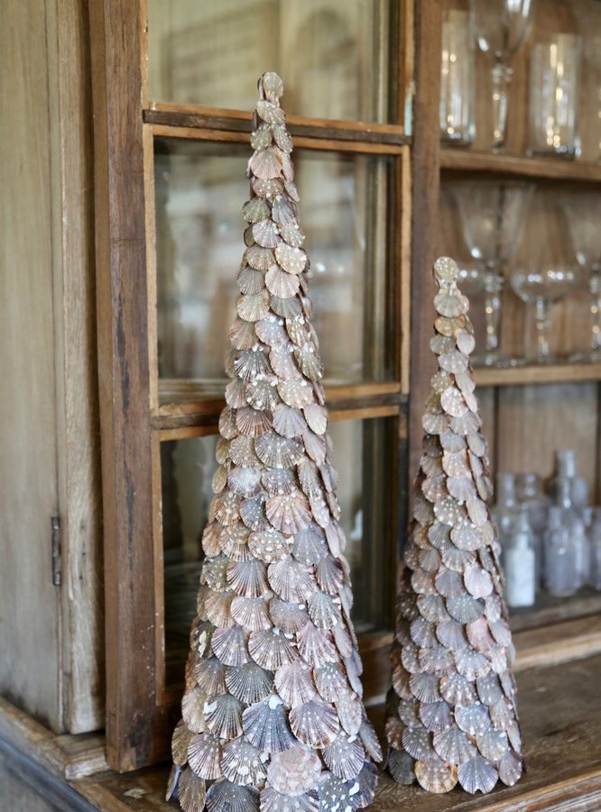 DIY SEASHELL CHRISTMAS TREE