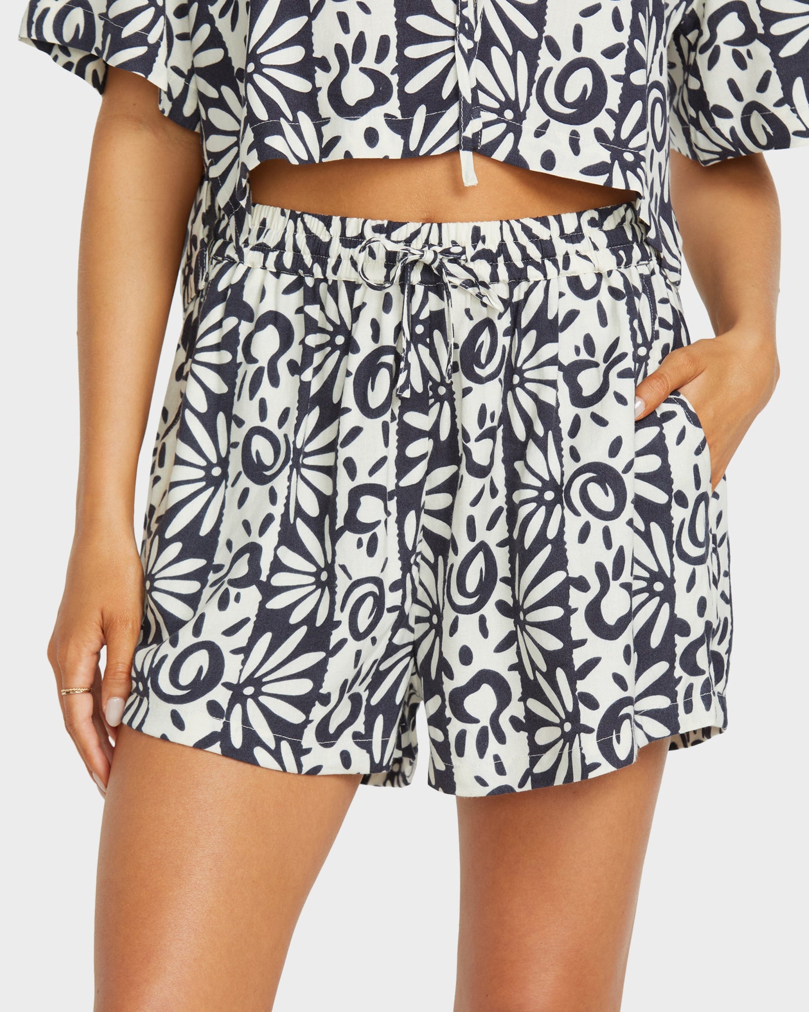 Womens Sunflower Elastic Waist Shorts