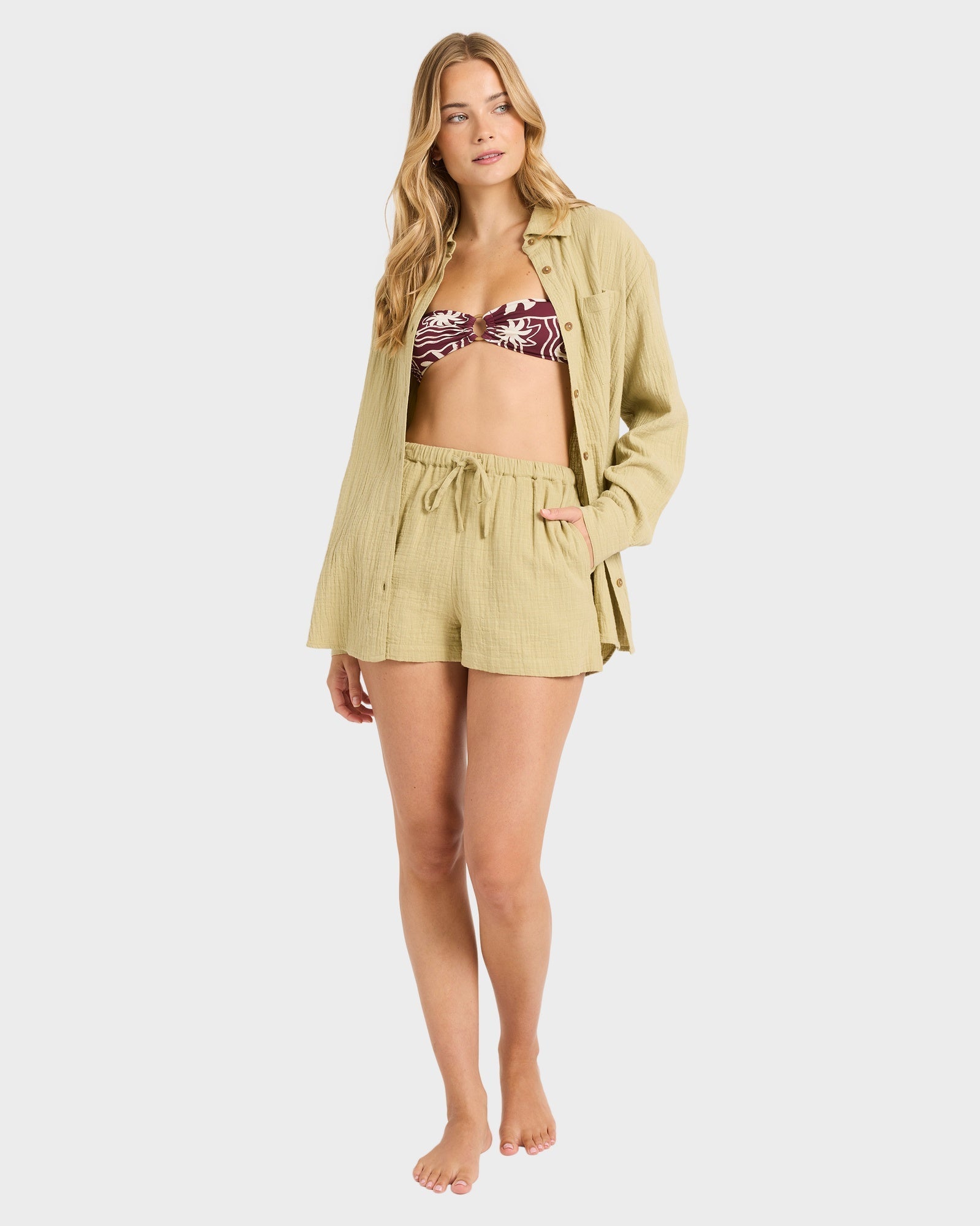 Womens Wanderer Elastic Waist Shorts