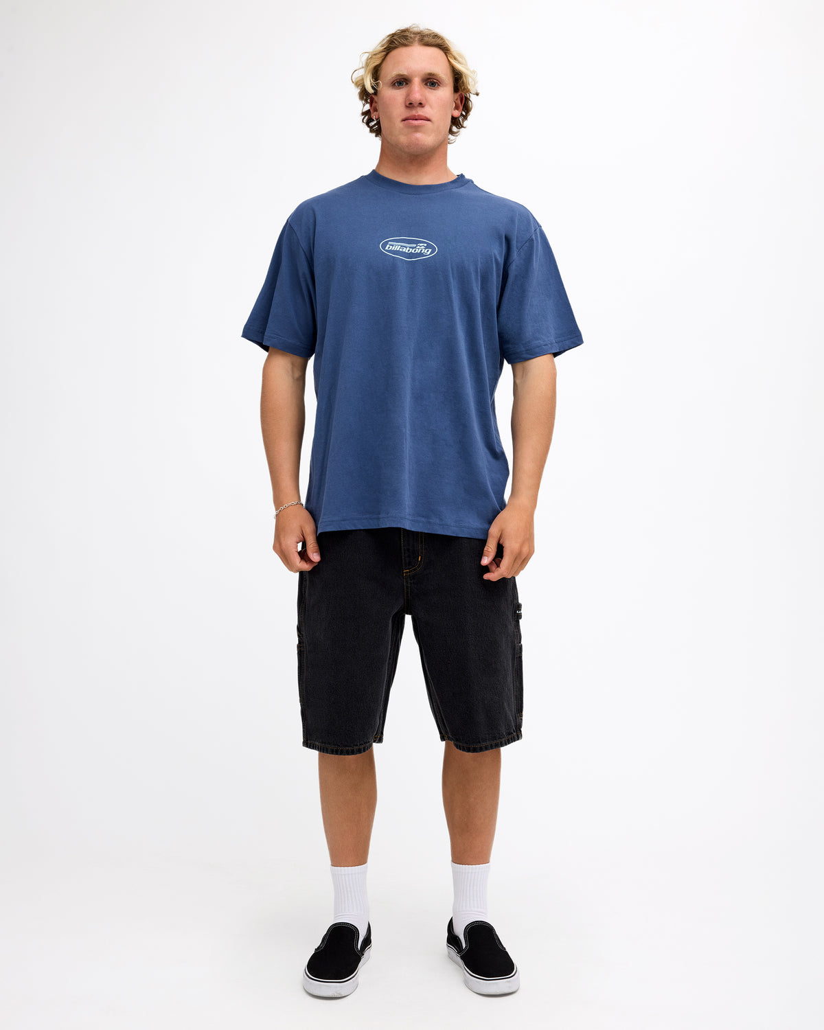 ubyzt00952_billabong_den_frt9