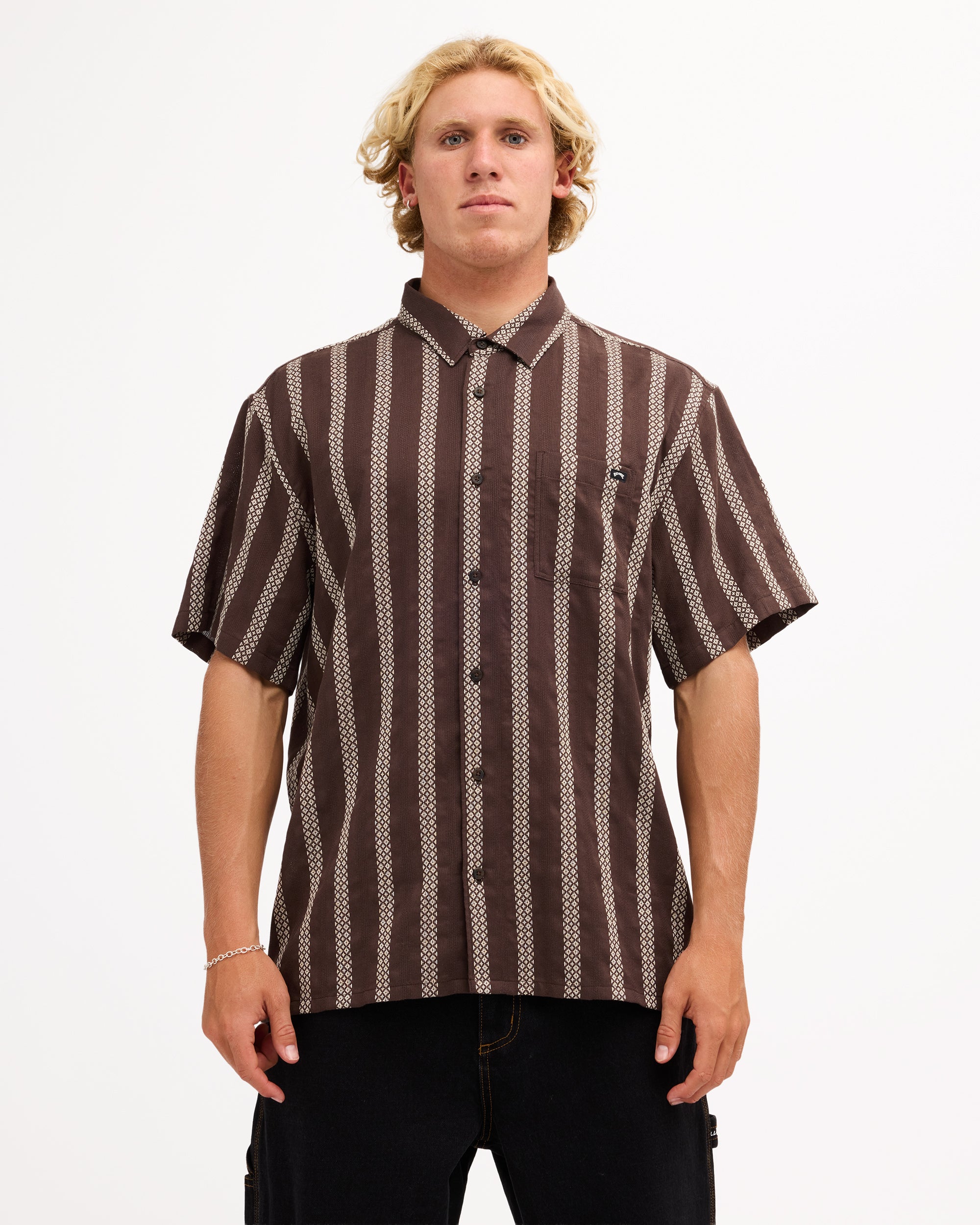 ubywt00175_billabong_cho_frt1