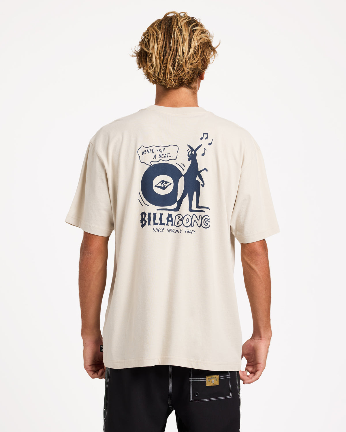 ubyzt00860_billabong_stn_bck1
