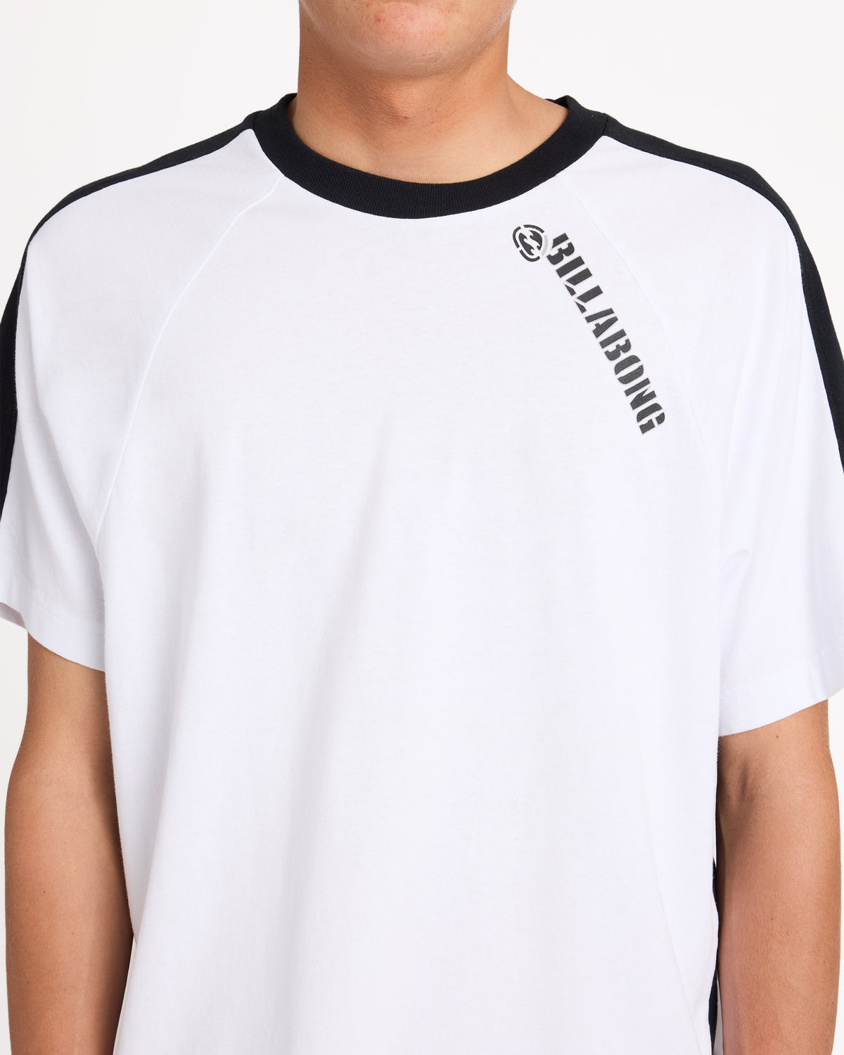 ubyzt00872_billabong_wht_dtl1